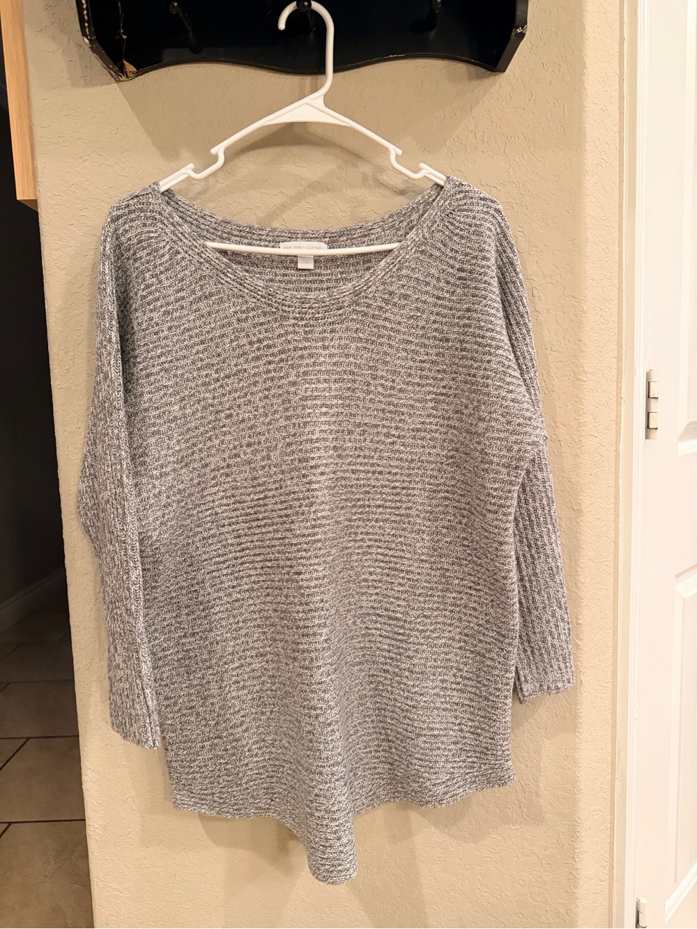 New York & Company Heather Gray Scoop Neck Knit Sweater